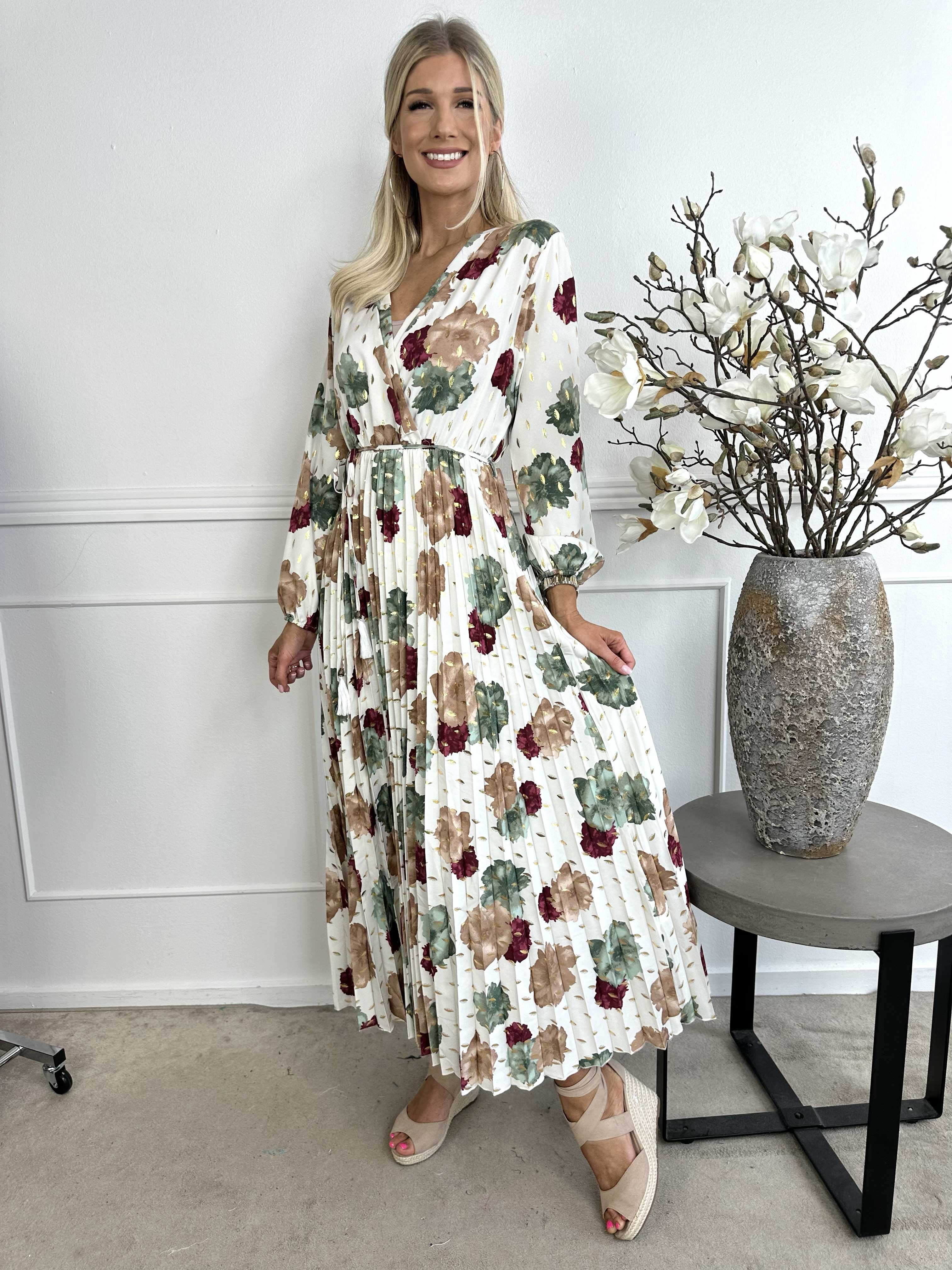 Malin - Blomstret maxikjole med plisseret skørt